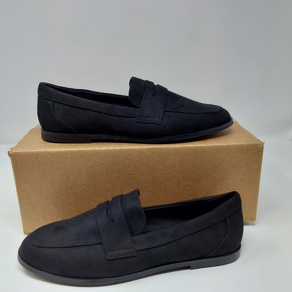 GAP Women’s Black Loafers Slip On Suede Flats Size 7 NEW